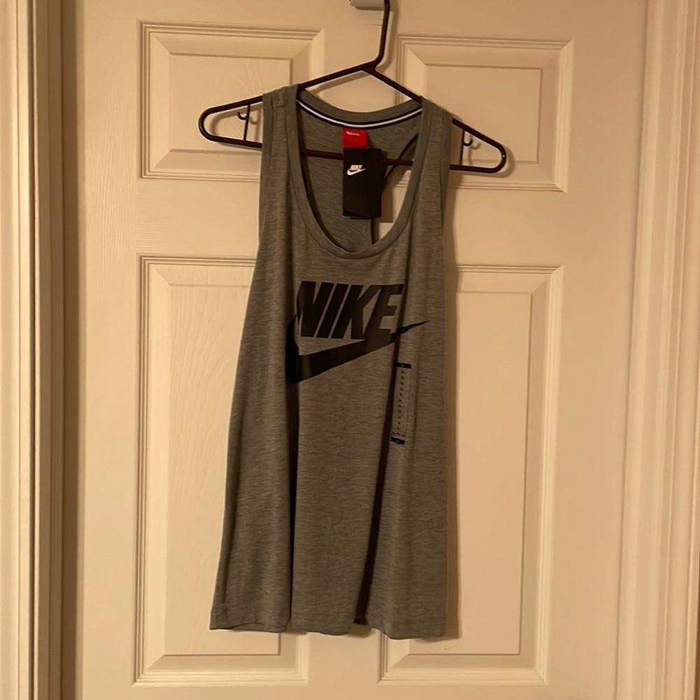 Nike top
